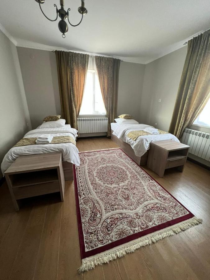 Mini Hotel Comfort Shymkent Bagian luar foto